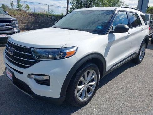 Certified 2023 Ford Explorer XLT w/ Equipment Group 202A AWD/4WD image 4