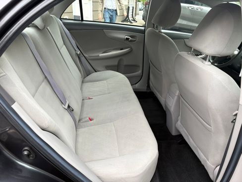 Used 2010 Toyota Corolla LE FWD image 18