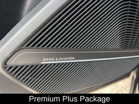 Used 2024 Audi Q5 e Premium Plus w/ Premium Plus Package image 5