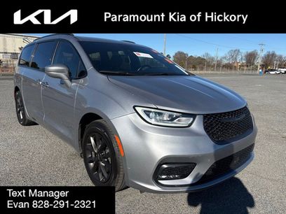 Used 2021 Chrysler Pacifica Touring-L w/ S Appearance Package