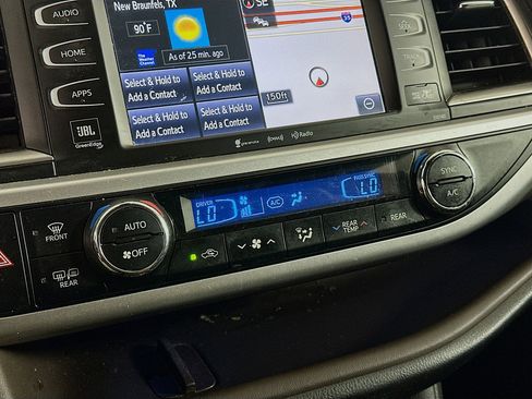 Used 2018 Toyota Highlander Limited Platinum image 24