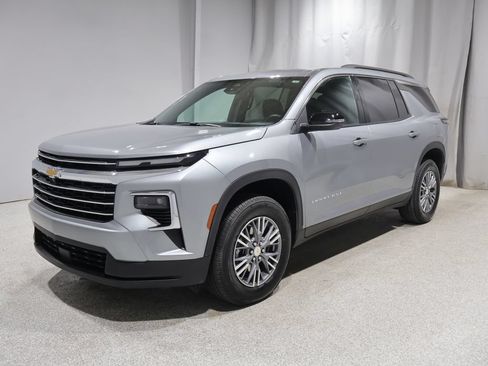 Used 2026 Chevrolet Traverse LT AWD/4WD image 5