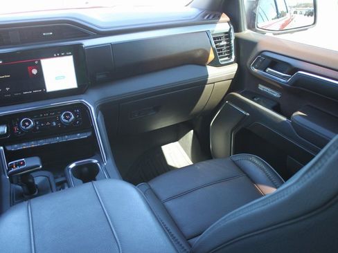 Used 2024 GMC Sierra 1500 Denali image 7