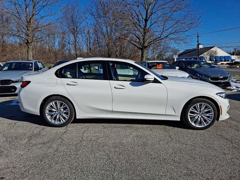 Used 2023 BMW 330i xDrive 330i xDrive w/ Driving Assistance Package image 7