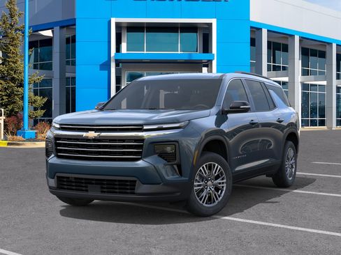 New 2026 Chevrolet Traverse LT w/ Driver Confidence Package FWD image 30