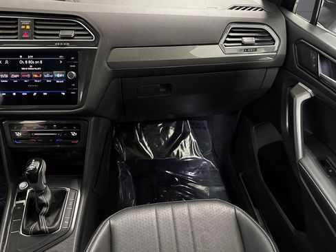 Used 2023 Volkswagen Tiguan SE R-Line image 29