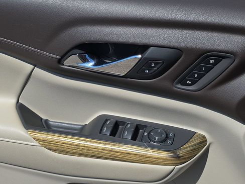 Certified 2019 GMC Acadia Denali w/ Technology Package AWD/4WD image 30