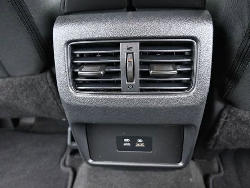 Used 2022 Nissan Rogue SV image 14