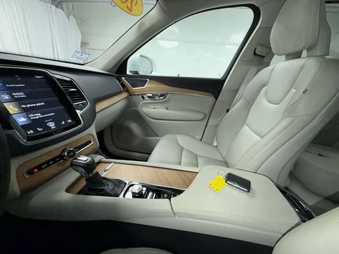 Used 2021 Volvo XC90 T6 Momentum w/ Advanced Package image 22