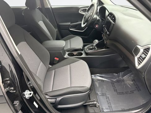 Used 2024 Kia Soul LX w/ Option Group 015 image 16