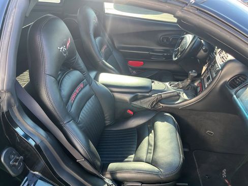 Used 1998 Chevrolet Corvette Coupe w/ Memory Pkg image 22