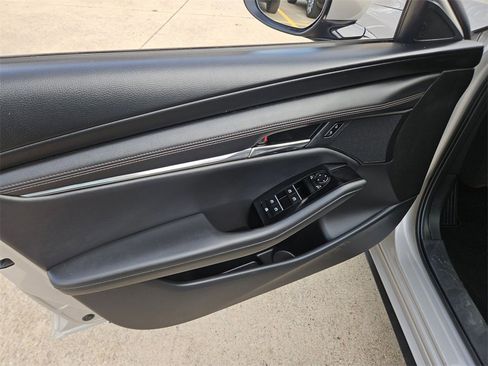 Used 2025 MAZDA MAZDA3 s image 10