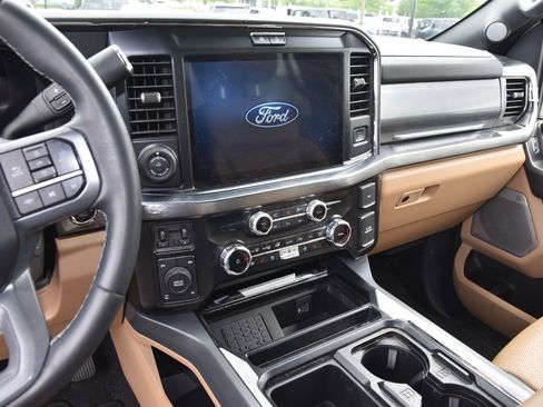 Certified 2025 Ford F250 Lariat w/ Lariat Ultimate Package AWD/4WD image 8