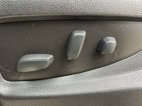 Used 2019 GMC Yukon SLE w/ HD Trailering Package image 12