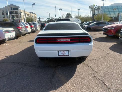 Used 2013 Dodge Challenger SXT image 3