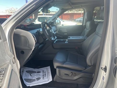 New 2025 Ford Expedition Max Active image 16