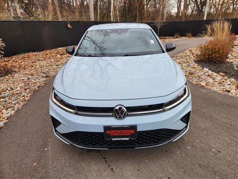 Certified 2025 Volkswagen Jetta Sport image 8