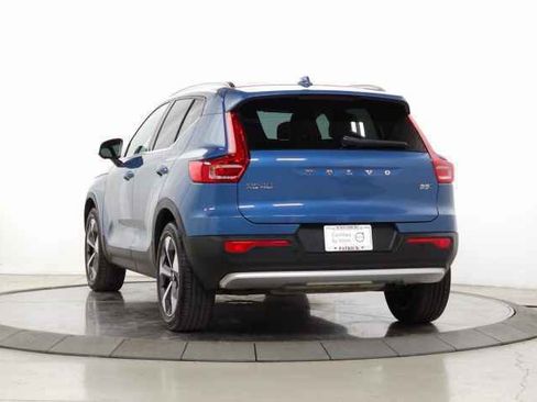 Certified 2025 Volvo XC40 B5 Plus image 7
