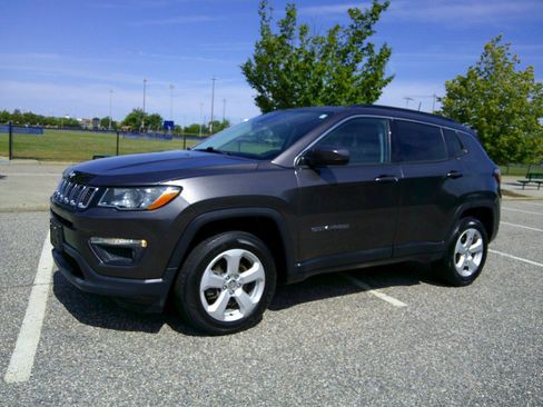 Used 2019 Jeep Compass Latitude w/ Popular Equipment Group AWD/4WD image 23