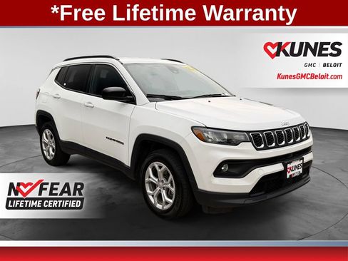 Used 2024 Jeep Compass Latitude AWD/4WD image 1
