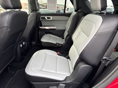 Used 2021 Ford Explorer XLT w/ Equipment Group 202A image 25