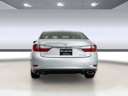 Used 2016 Lexus ES 350 w/ Premium Package w/Wood Trim FWD image 10