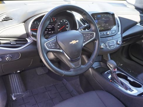 Used 2025 Chevrolet Malibu RS FWD image 11