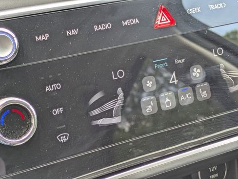 Used 2025 Genesis GV80 2.5T Standard AWD/4WD image 23
