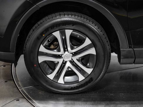 Used 2018 Toyota RAV4 LE w/ Carpet Mat Package FWD image 9