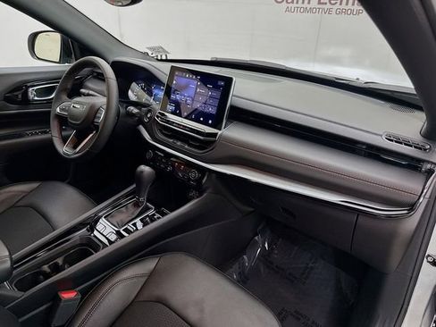 Used 2024 Jeep Compass Trailhawk image 27