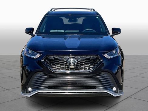 Used 2023 Toyota Highlander XSE image 3