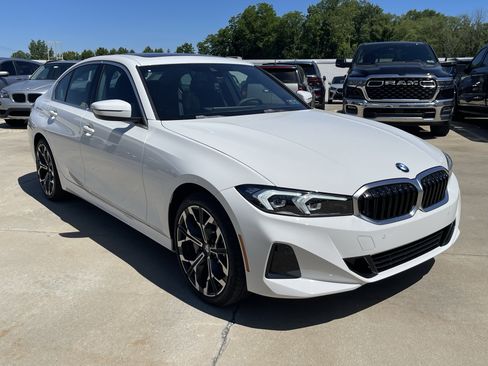 Used 2026 BMW 330i xDrive Sedan w/ Premium Package AWD/4WD image 3
