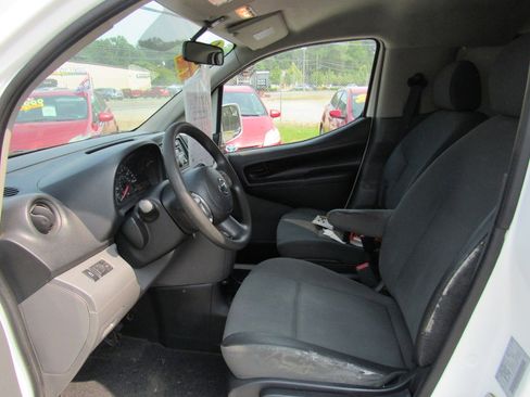 Used 2014 Nissan NV200 SV w/ Exterior Appearance Package image 7