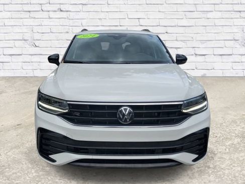 Used 2024 Volkswagen Tiguan SE R-Line FWD image 6