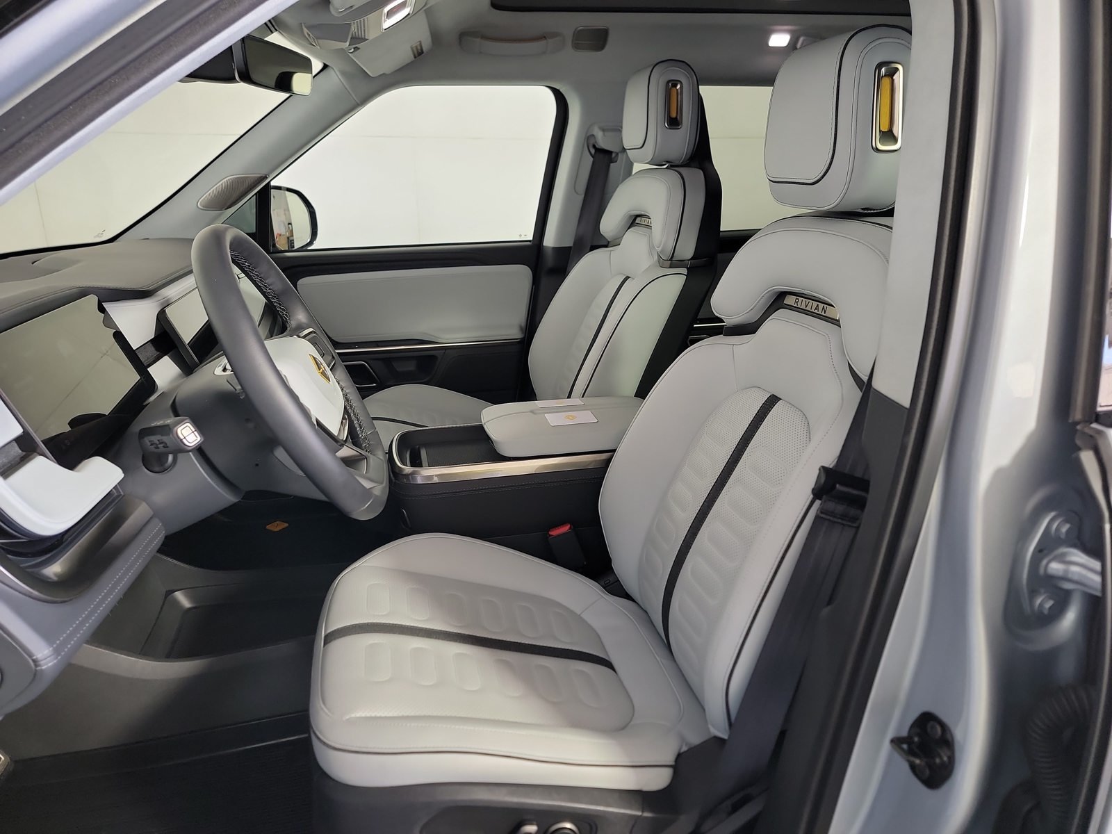 Used 2023 Rivian R1S Adventure Quad AWD/4WD image 20