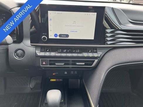 Used 2025 Toyota Camry LE w/ Convenience Package image 14