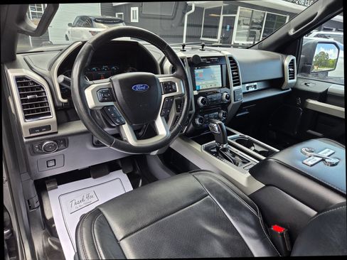 Used 2017 Ford F150 Lariat w/ Equipment Group 502A Luxury AWD/4WD image 15