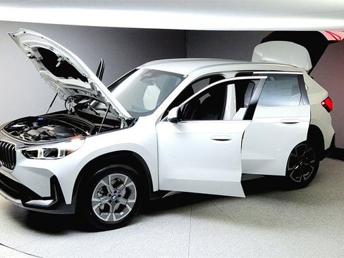 Used 2025 BMW X1 xDrive28i w/ Convenience Package image 10