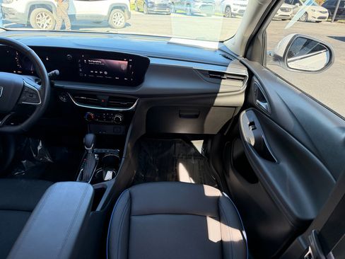 Used 2025 Buick Encore GX Sport Touring w/ Comfort Package image 23