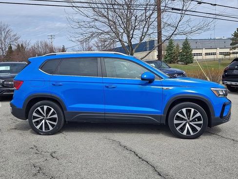 Used 2022 Volkswagen Taos SE image 11