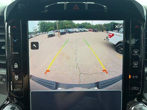 Used 2023 RAM 1500 Laramie AWD/4WD image 18