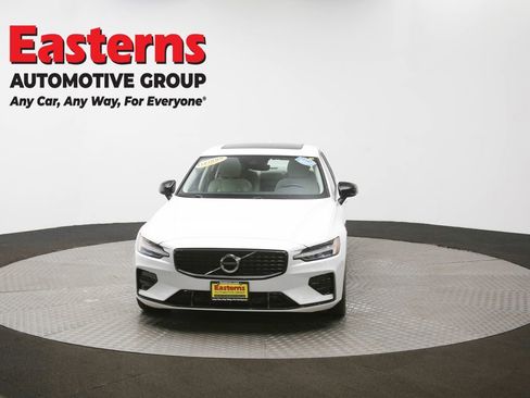 Used 2022 Volvo S60 B5 Momentum image 53