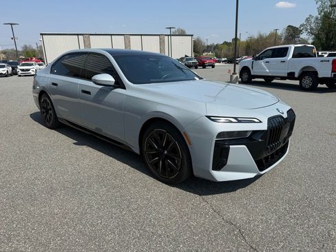 Used 2023 BMW 760i xDrive w/ Parking Assistance Package image 9