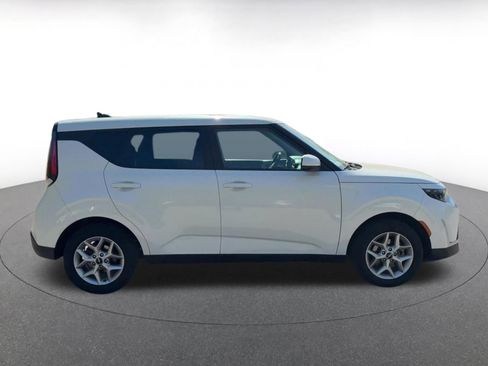 Used 2025 Kia Soul LX w/ LX Technology Package image 16