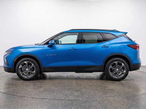 Used 2025 Chevrolet Blazer LT FWD image 5