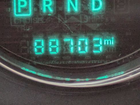 Used 2017 Jeep Wrangler Unlimited Sahara w/ Connectivity Group image 17