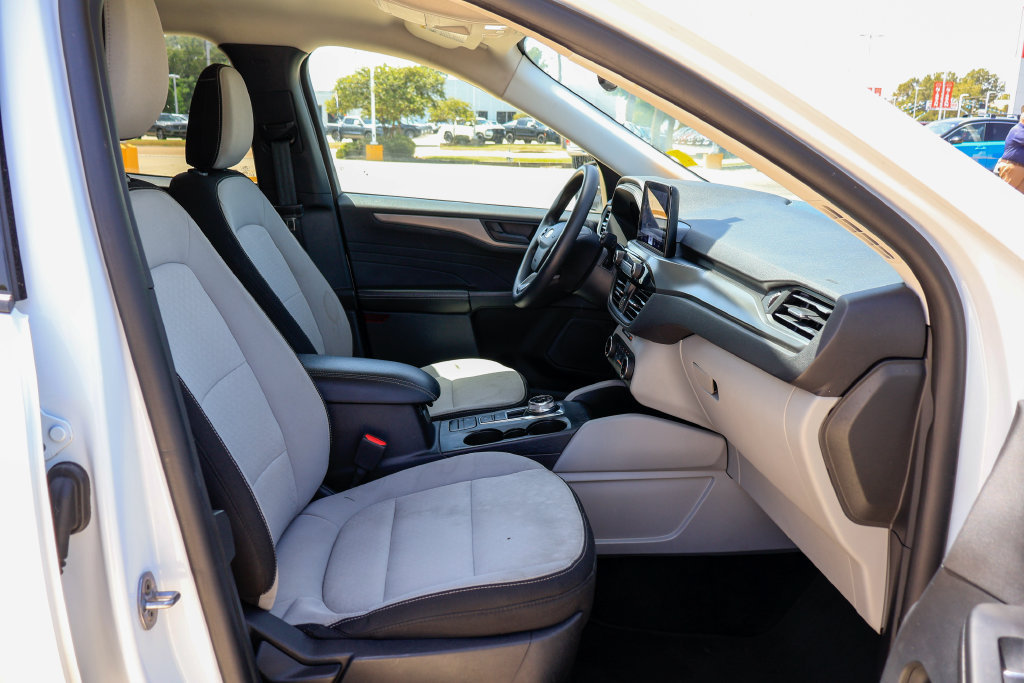 Used 2025 Ford Escape Active FWD image 8
