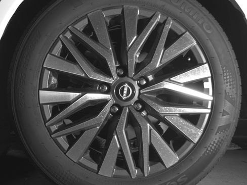 Used 2025 Nissan Altima 2.5 SV FWD image 14