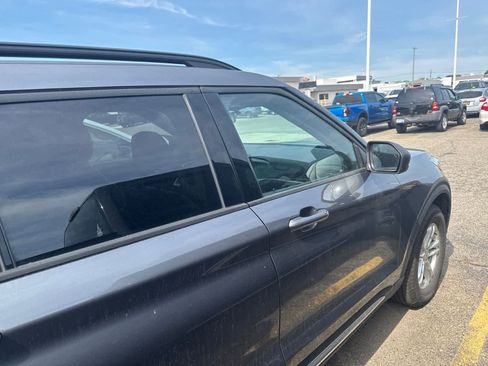 Used 2022 Ford Explorer XLT w/ Equipment Group 202A AWD/4WD image 10