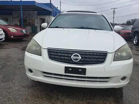 Used 2005 Nissan Altima 3.5 SL image 4